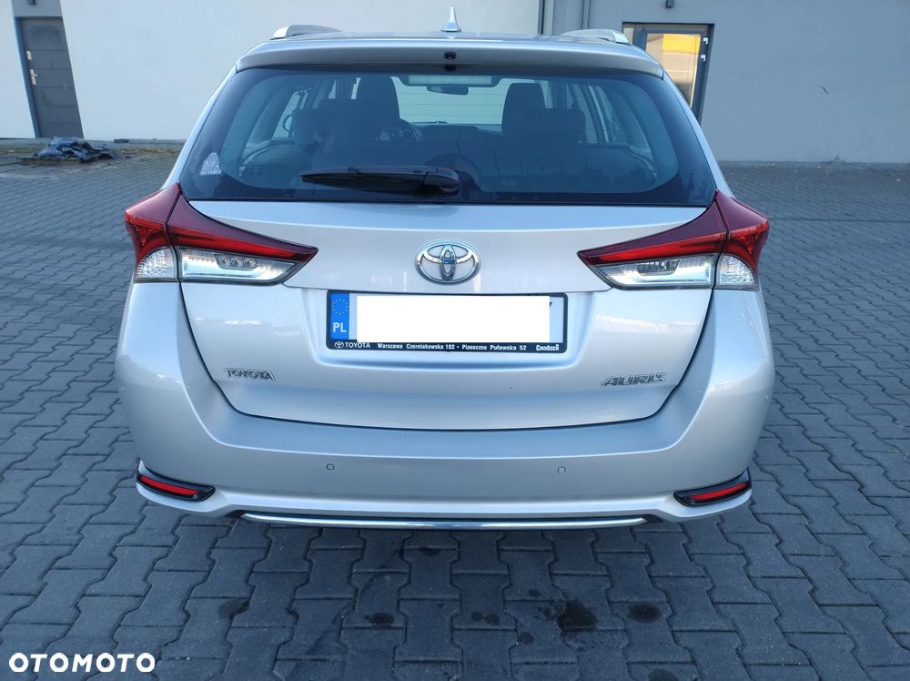 Toyota Auris 1.6 Premium - 6