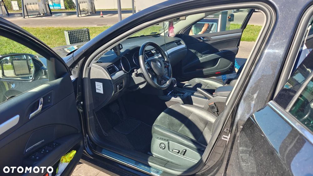 Skoda Superb 2.0 TDI Elegance DSG - 3