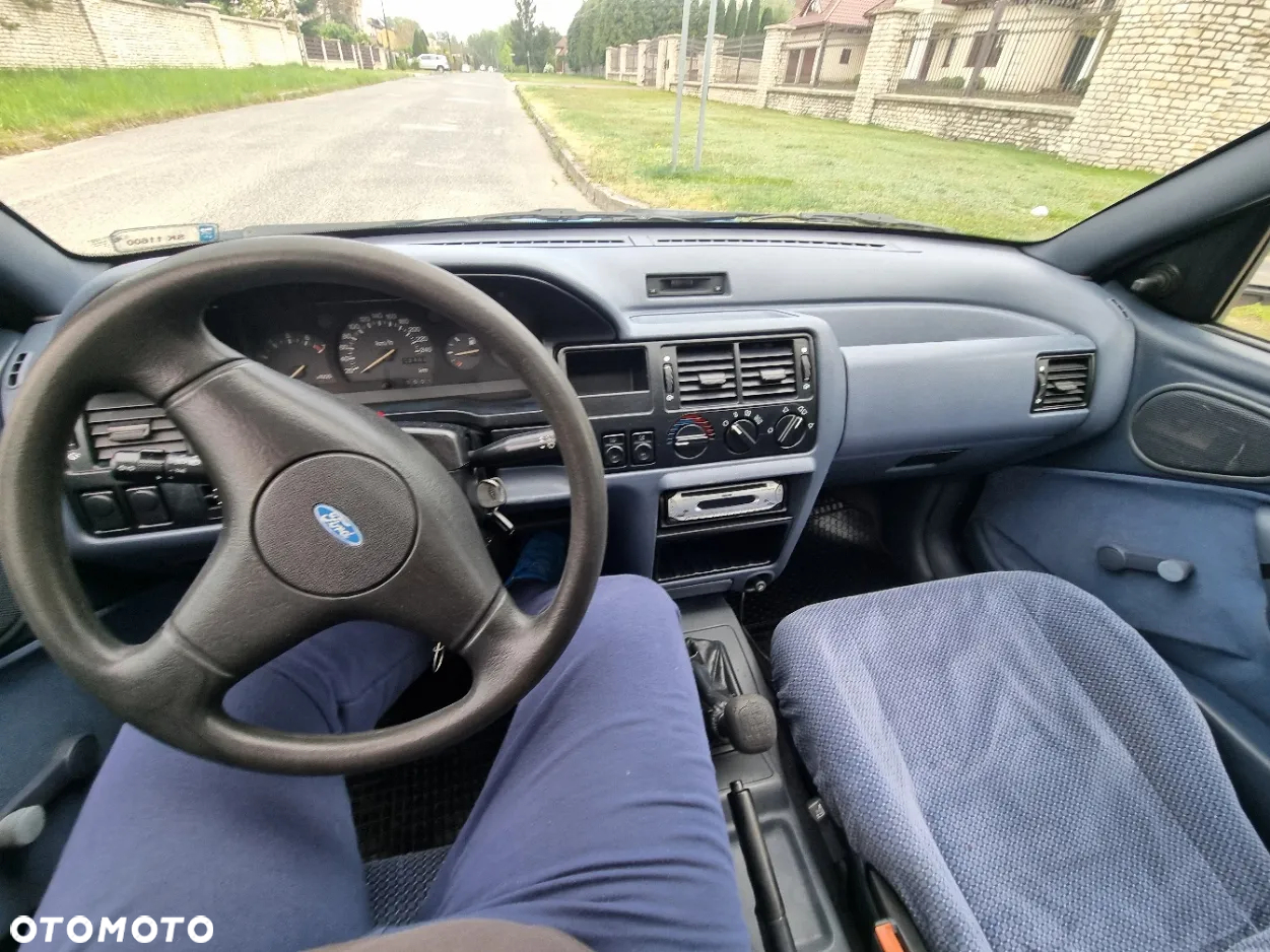 Ford Orion 1.6 CLX - 30