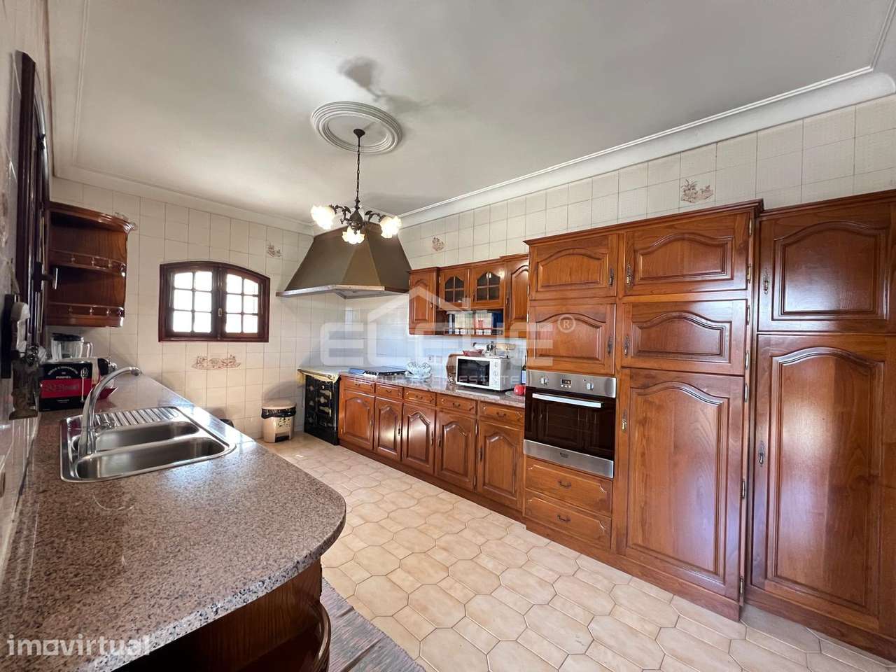 MORADIA T4 DE LUXO COM TERRENO DE 3.900m² - Grande imagem: 3/36