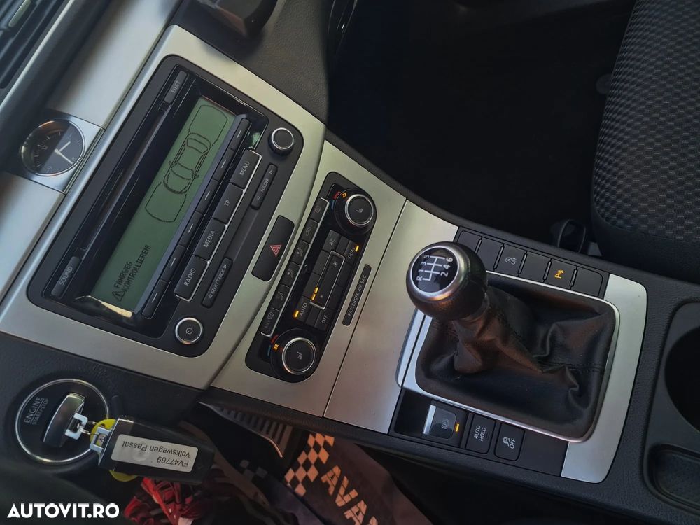 Volkswagen Passat Variant 1.6 TDI DPF BlueMotion Technology Comfortline - 9