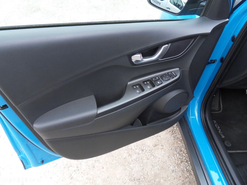 Hyundai Kona 39kWh Premium - 12
