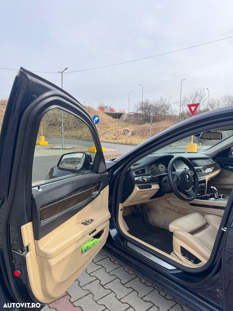 BMW Seria 7 730d Aut. - 9