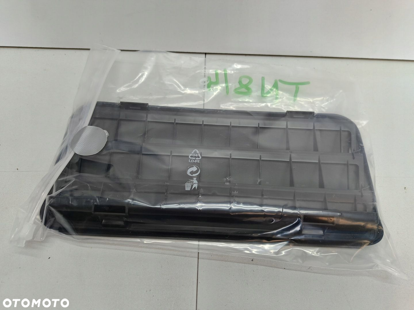 TESLA MODEL 3 III 17- KANAŁ POWIETRZA KRATKA WENTYLACYJNA NOWA 1098751-00-C - 2