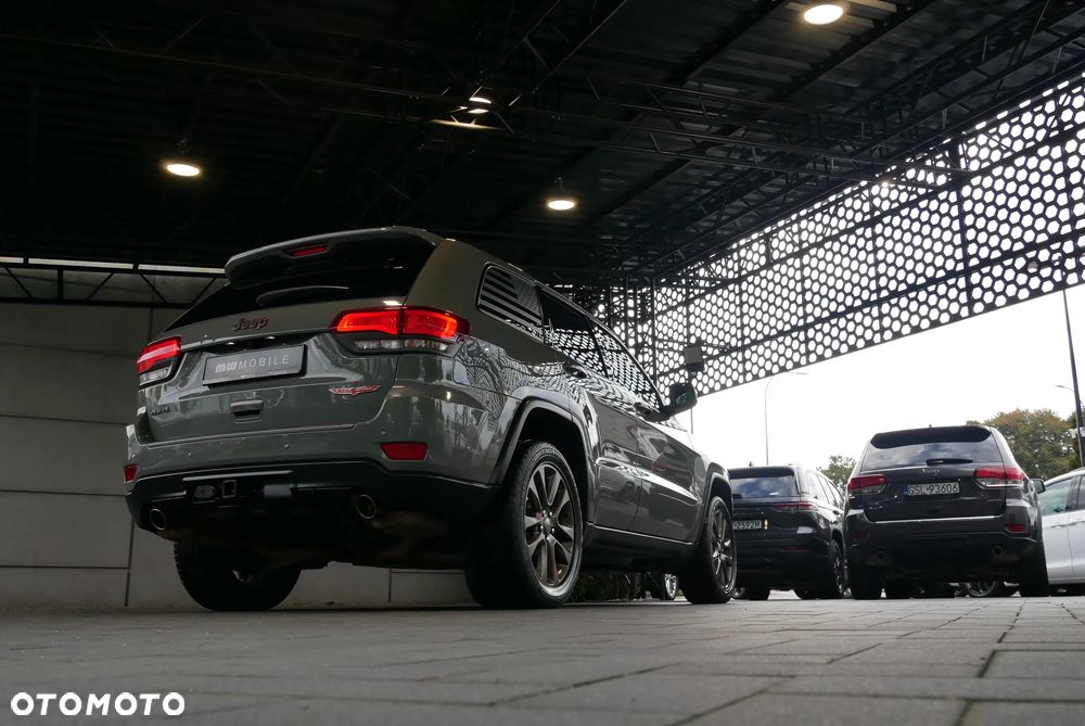 Jeep Grand Cherokee - 40