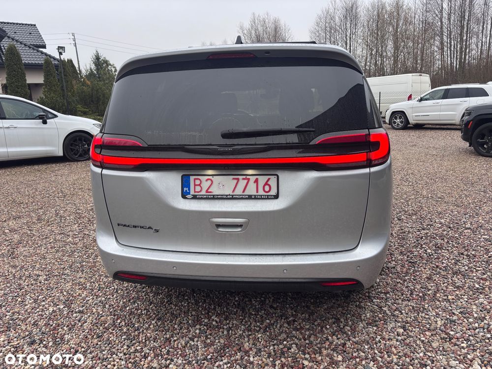 Chrysler Pacifica - 7