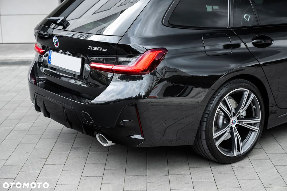 BMW Seria 3 330e xDrive M Sport sport - 4