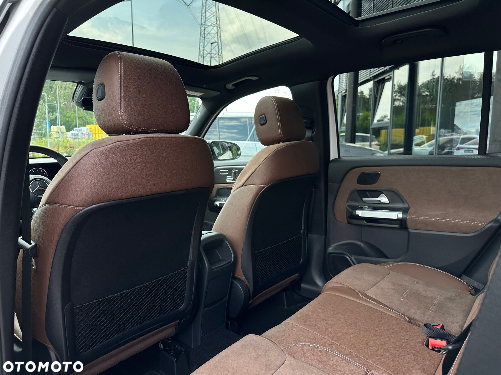 Mercedes-Benz GLB - 11