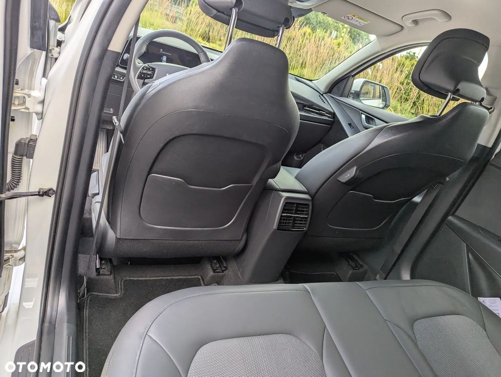 Kia Niro 1.6 GDI Hybrid L - 24