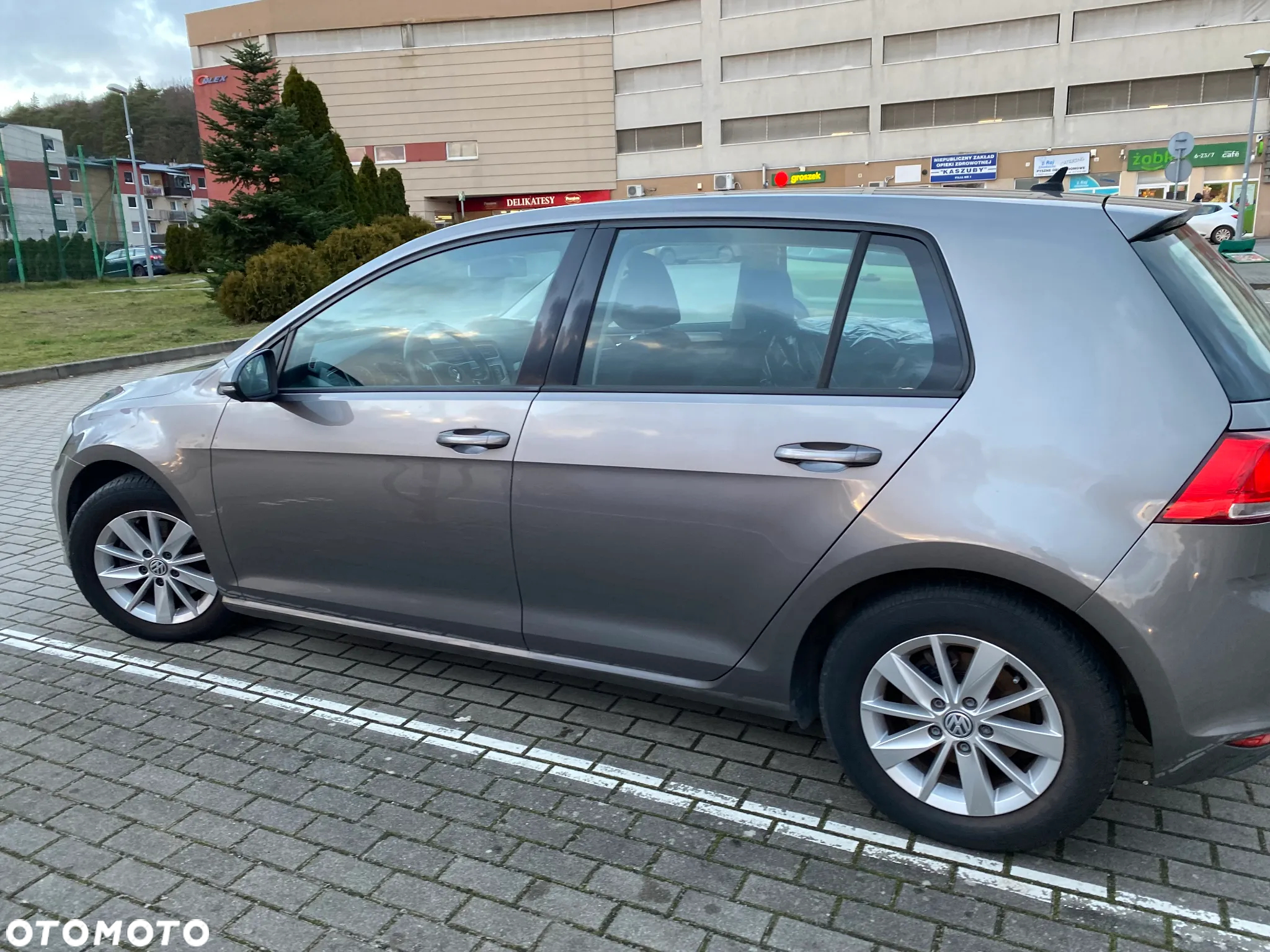 Volkswagen Golf VI 1.2 TSI BlueMot Comfortline - 14