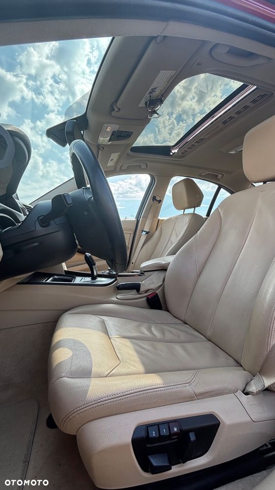 BMW Seria 3 328i xDrive Luxury Line - 10