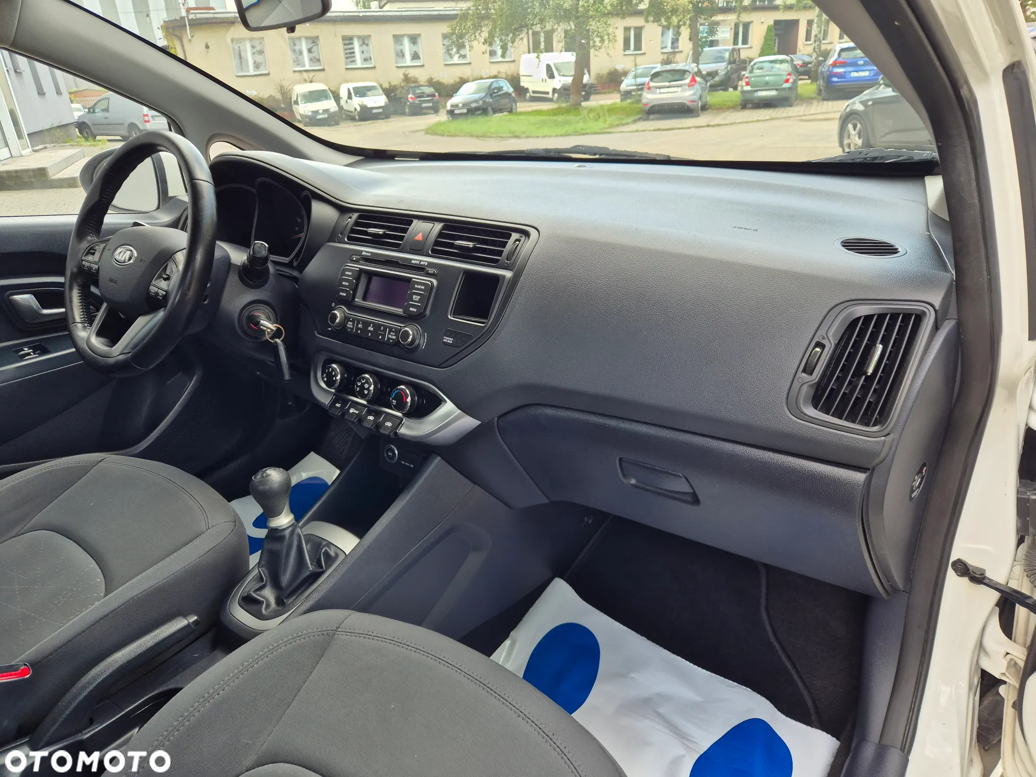 Kia Rio 1.2 L - 11