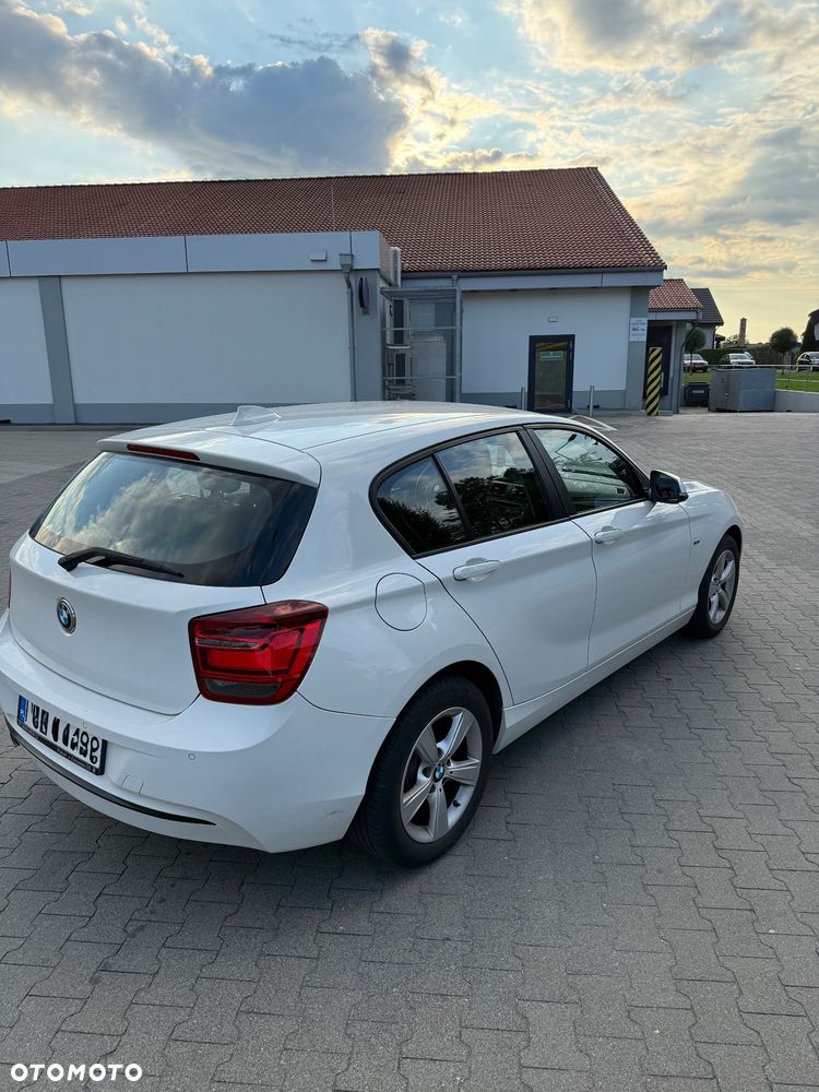 BMW Seria 1 116d Sport Line - 2