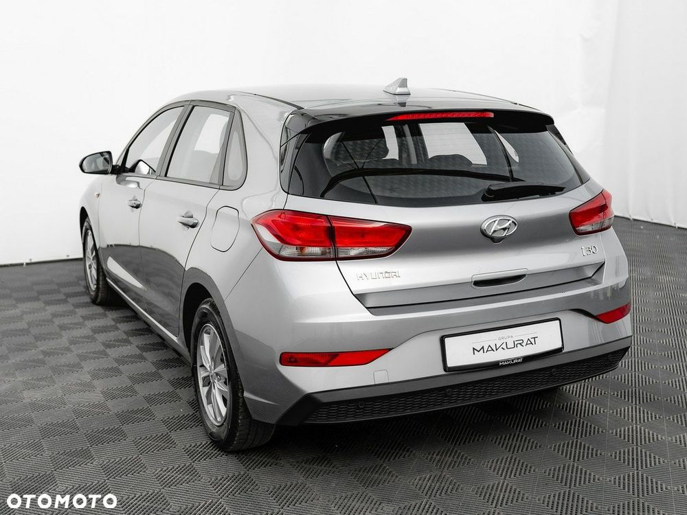 Hyundai i30 1.5 DPI Classic + - 5