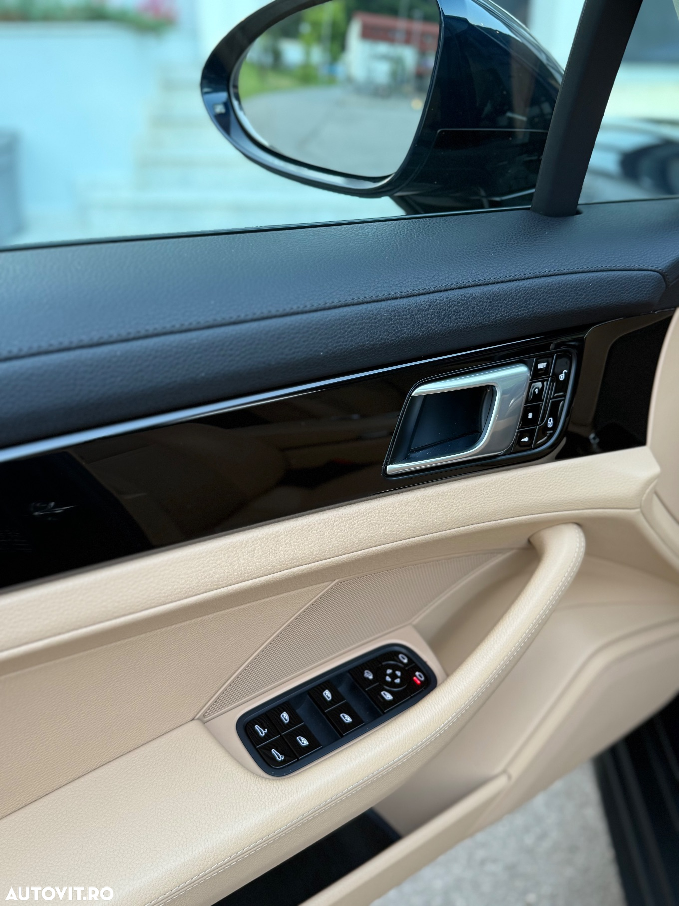 Porsche Panamera 4 Sport Turismo - 11