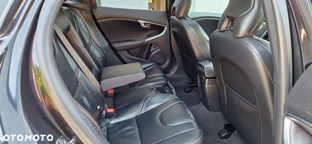 Volvo V40 Cross Country D3 Summum - 13