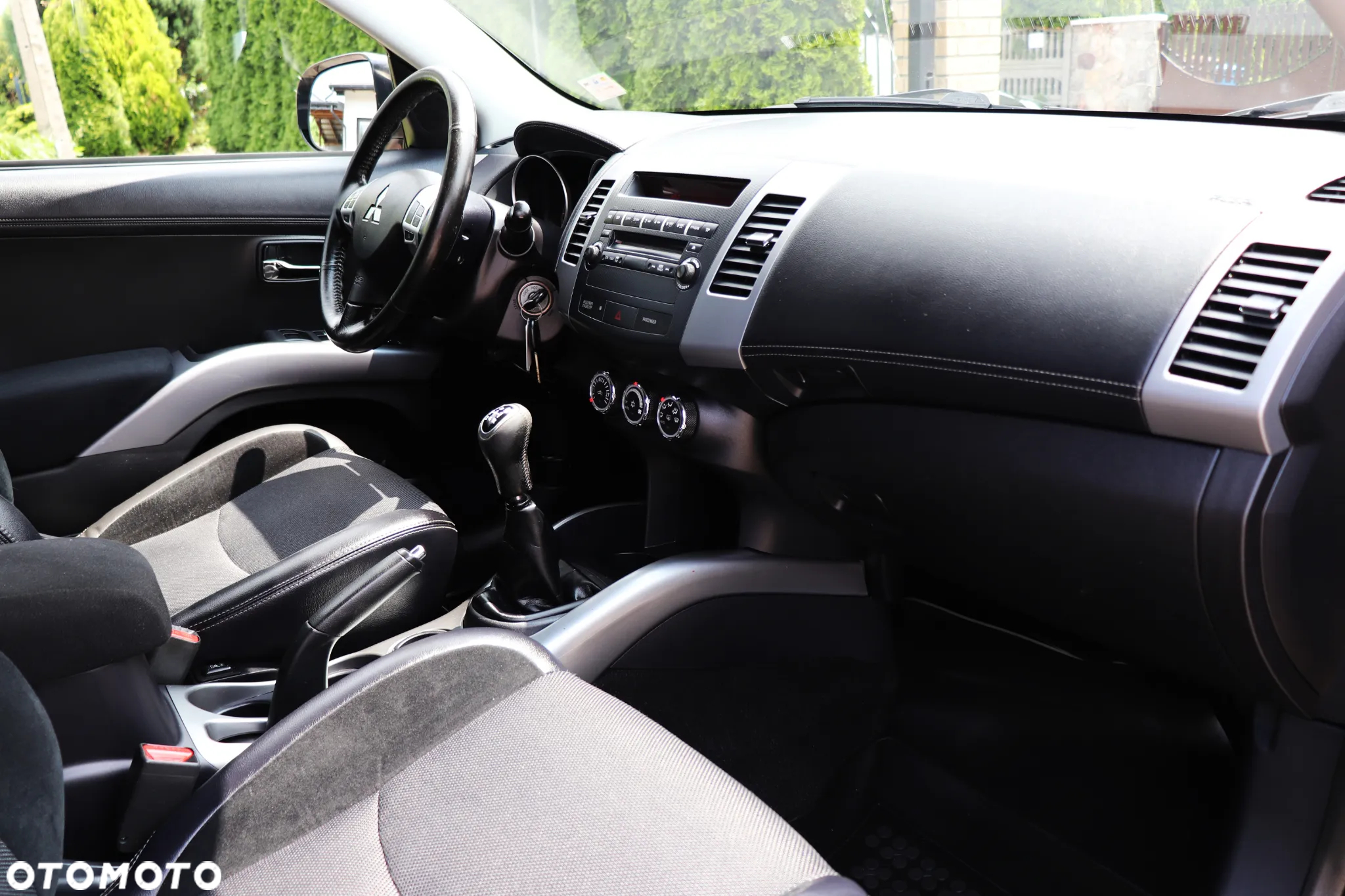 Mitsubishi Outlander 2.0 Intense 2WD - 24