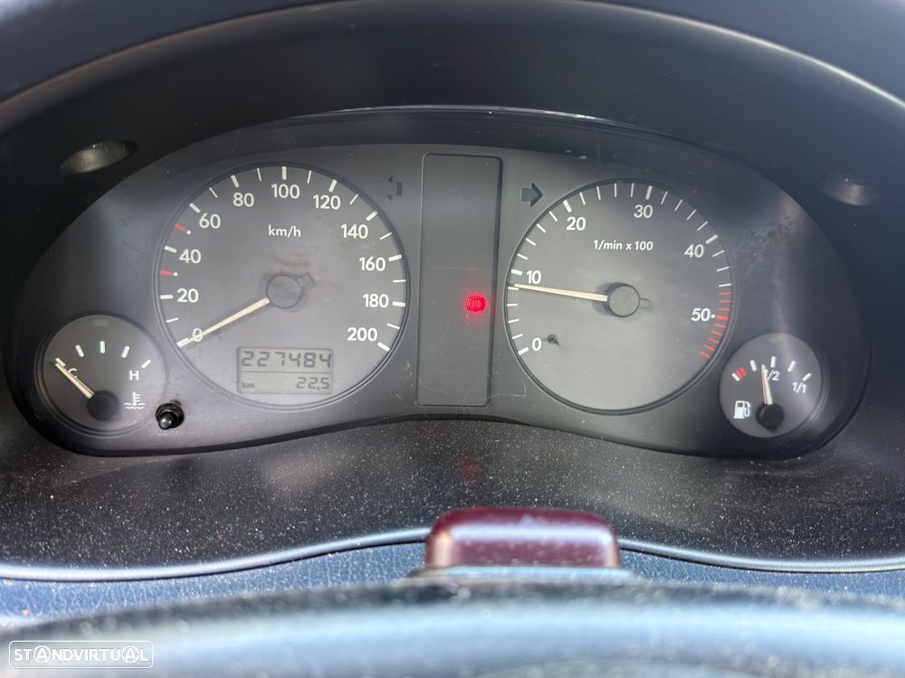 VW Sharan 1.9 TDi Trendline 7L - 8