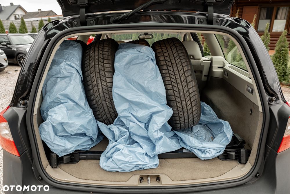 Volvo XC 70 D5 AWD Momentum - 21