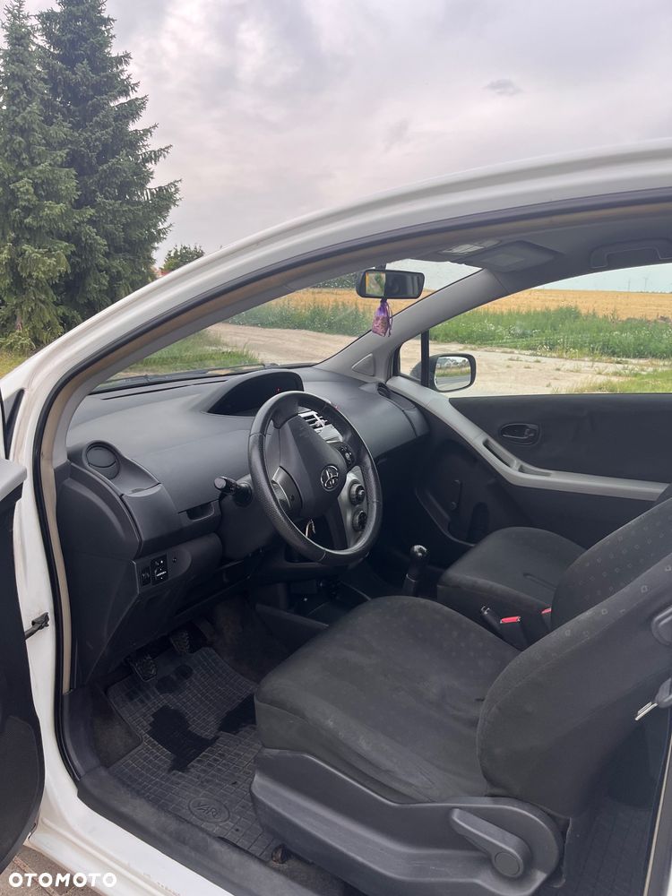 Toyota Yaris 1.0 Luna - 9