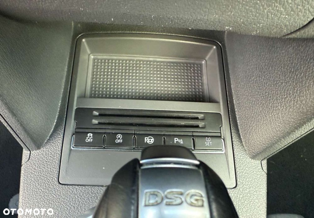 Volkswagen Touran - 18