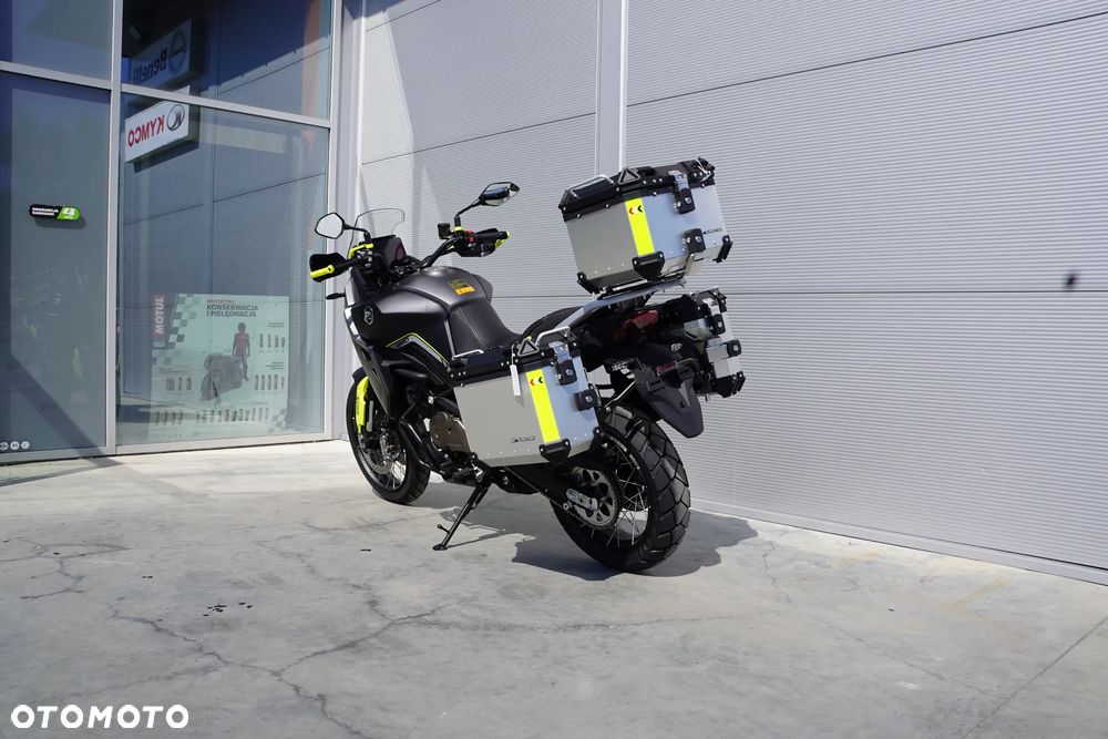 QJMOTOR SVT 650 - 3
