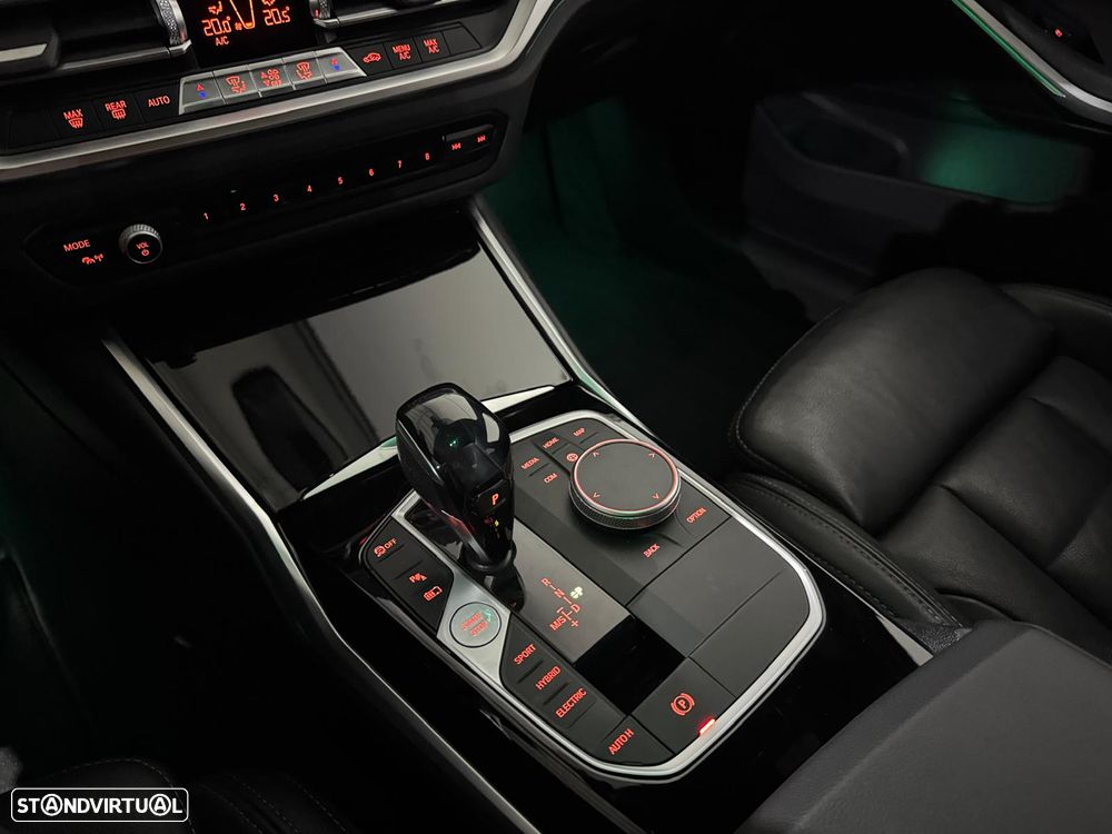 BMW 320 e Pack M Auto - 17