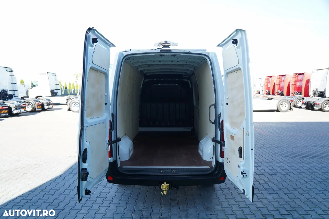 Renault MASTER / BLASZAK / PANEL / MANUAL / CARCASĂ DE REMORCARE / 2022 - 22