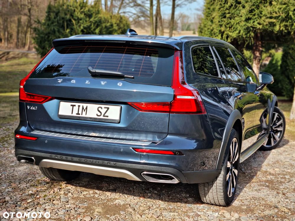 Volvo V60 Cross Country B5 B AWD Plus - 13