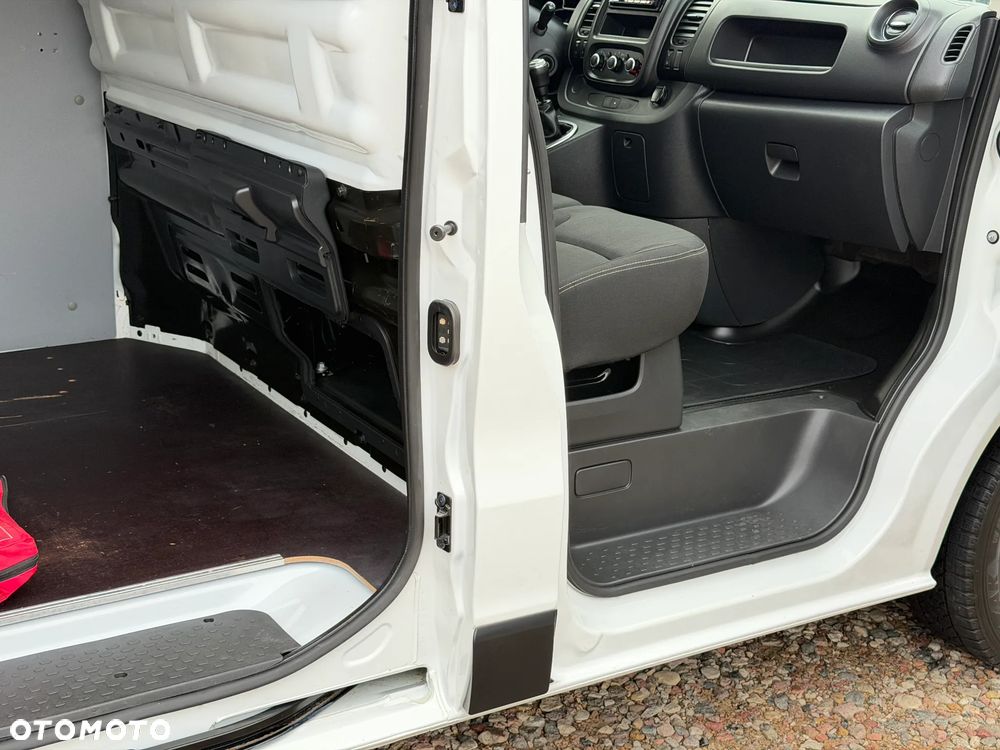 Renault TRAFIC VAN EXTRA Long, L2H1 MAXI, VAT-1, MOCNY SILNIK 2.0 dCi 145KM Euro6, ROZRZĄD NA ŁAŃCUCHU, DESIGN BUSINESS+ Radio ALPINE, REFLEKTORY RENAULT FULL LED PURE VISION+ PAKIET CHROM, MOBILNE BIURO, PARKTRONIKI, Furgon van z pełną zabudową paki 3m, Duża ładowność: 1124kg, Pojemność 6,7m3 - 32