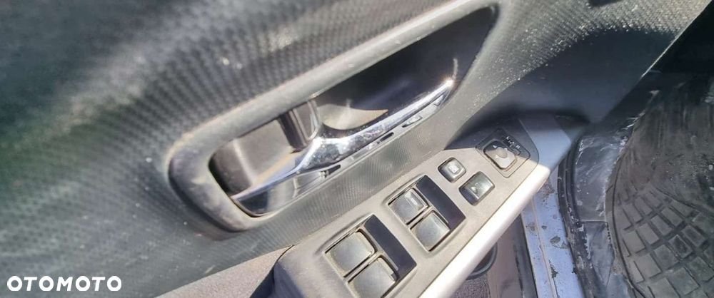 Mitsubishi Outlander - 10