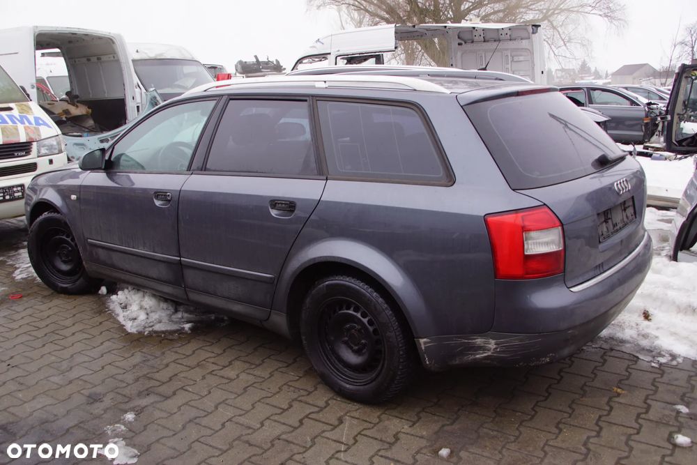 Auto na części - Audi A4 B6 1.9 TDI 130 KM AWX GBQ LX7Z 2002R Silnik Skrzynia Drzwi Maska Klapa Zderzak Błotnik Lusterko Lampa Klamka Szyba Deska Kokpit Sterownik Moduł Czujnik Licznik Panel Kierownica - 4
