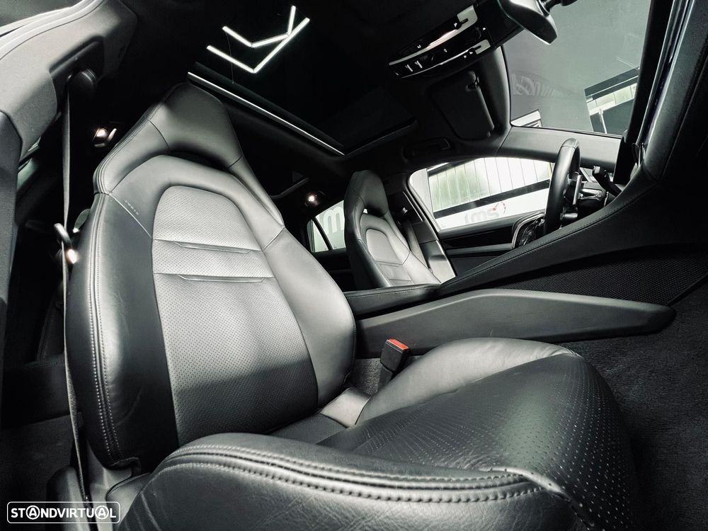 Porsche Panamera 4 S - 37
