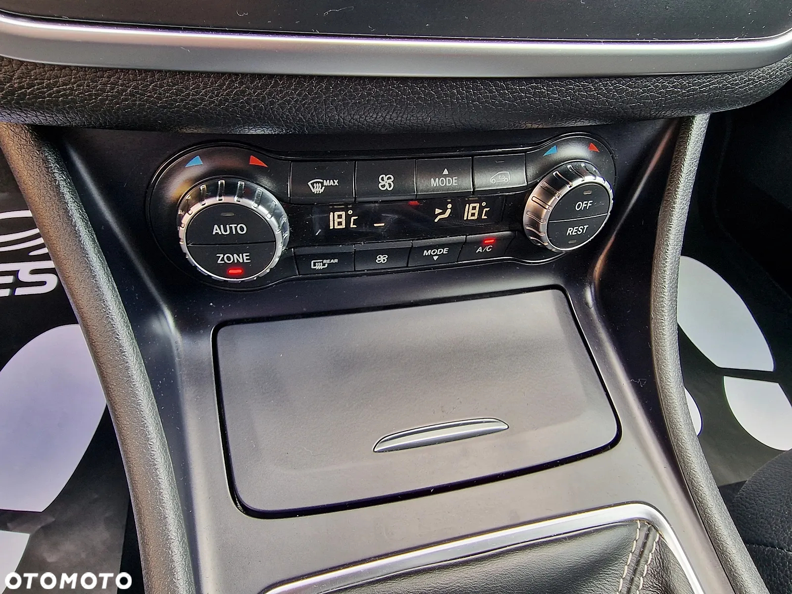 Mercedes-Benz GLA 200 - 12