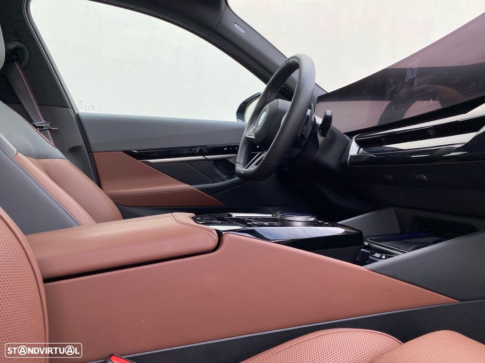 BMW 530 e Pack Desportivo M Pro - 17