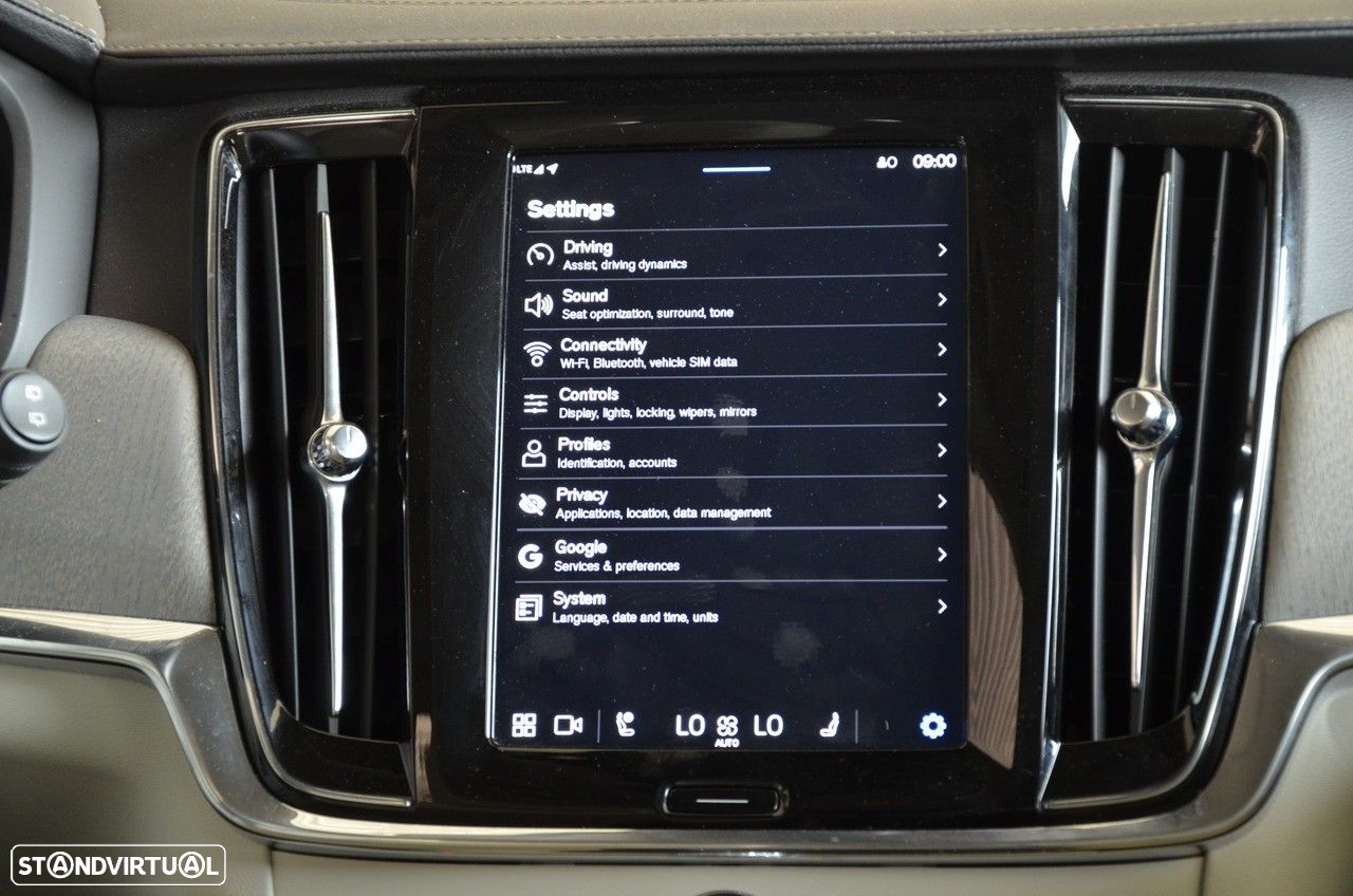 Volvo V90 2.0 T6 PHEV Plus Dark AWD - 21