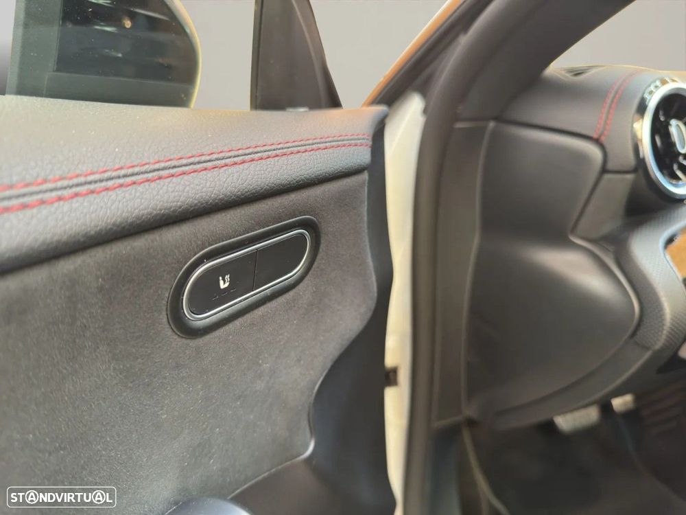 Mercedes-Benz CLA 200 d - 21