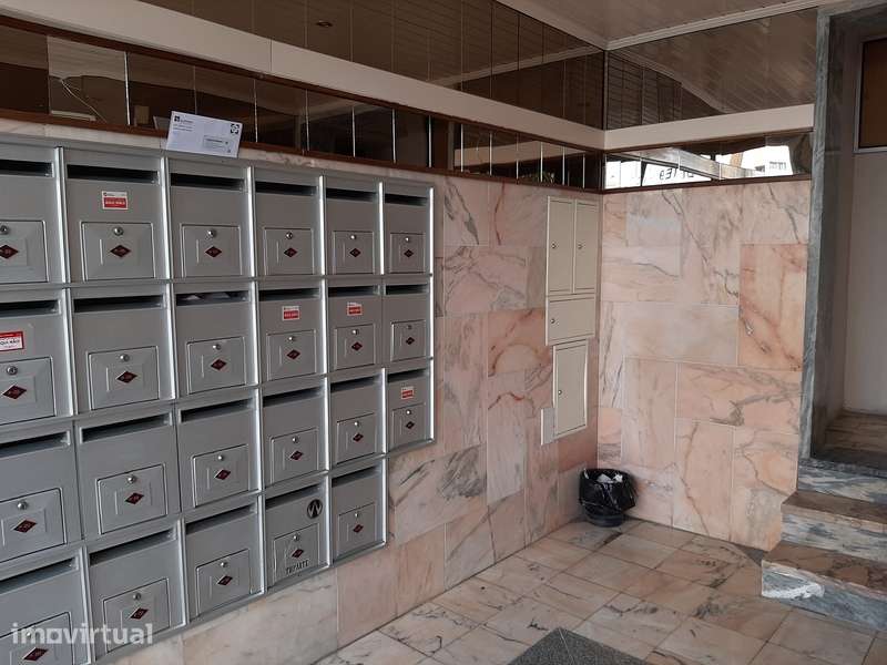 IMÓVEL ARRENDADO ATÉ JUNHO 2026  Apartamento T2 - Grande imagem: 2/16