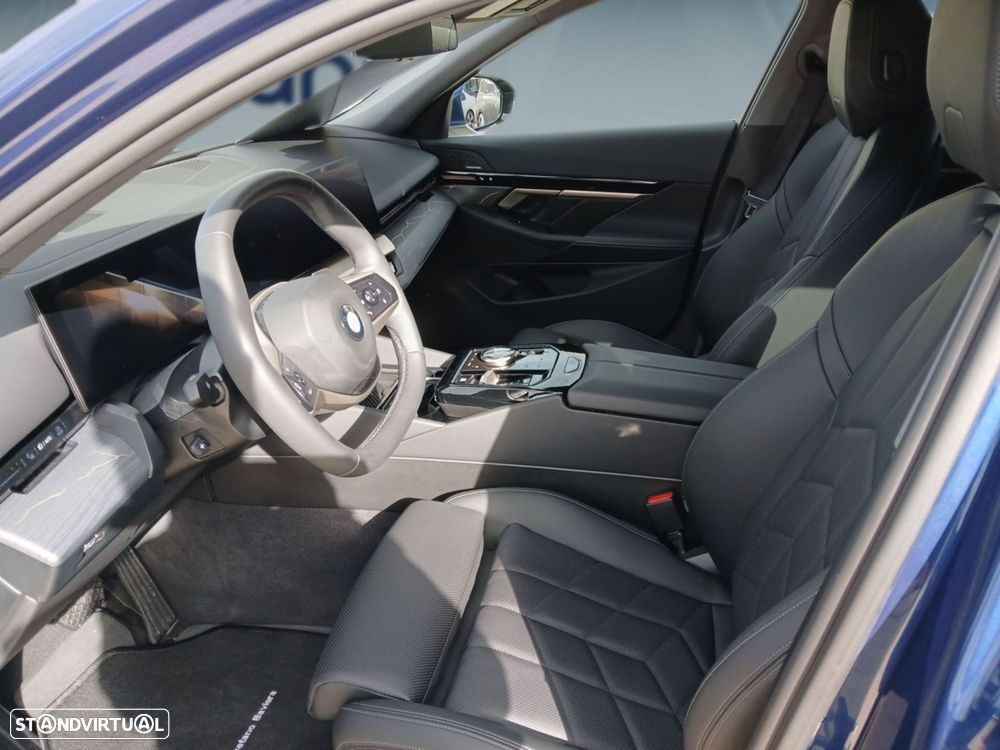 BMW 520 d Pack Desportivo M - 11