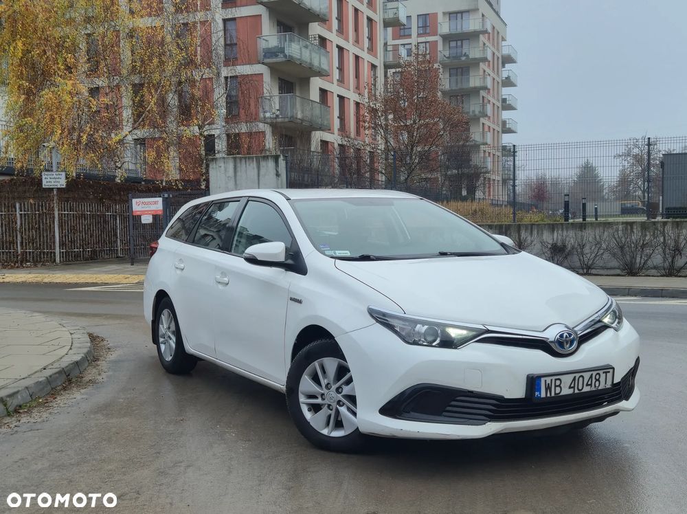 Toyota Auris Hybrid 135 Comfort - 2