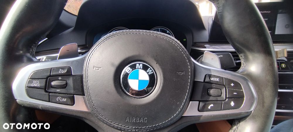BMW Seria 5 520d M Sport - 12