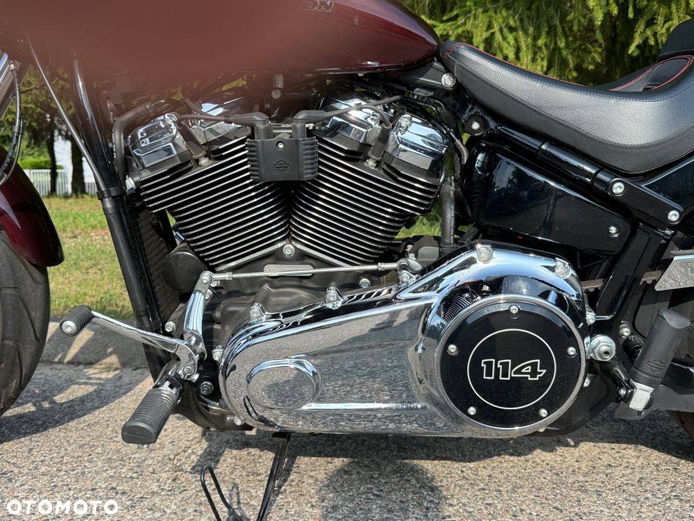 Harley-Davidson Softail Breakout - 18
