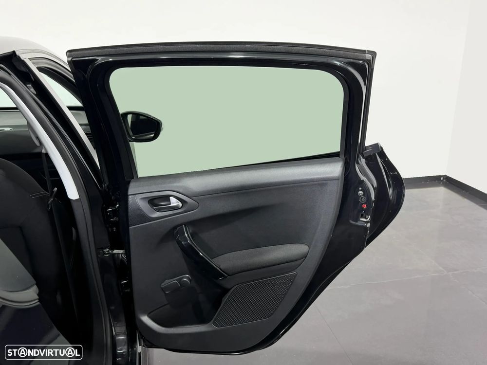 Peugeot 208 1.6 BlueHDi Style - 36