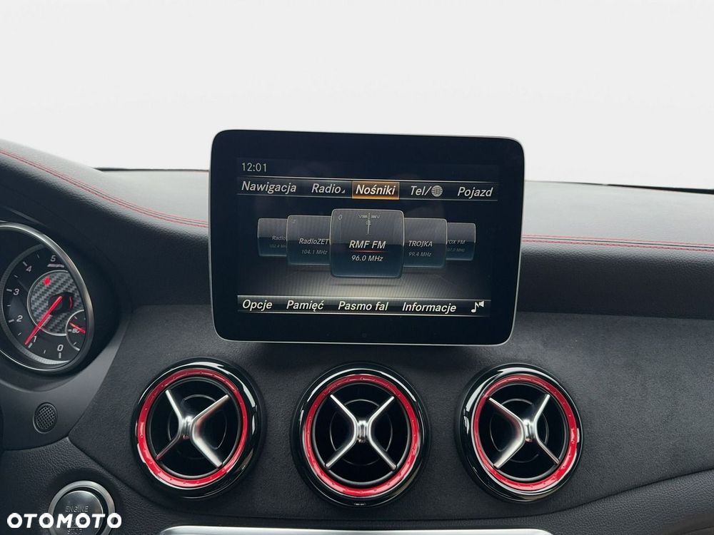 Mercedes-Benz CLA - 28