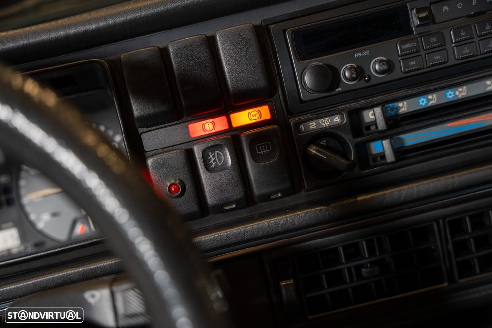 VW Golf 1.8 GTI 16V - 23