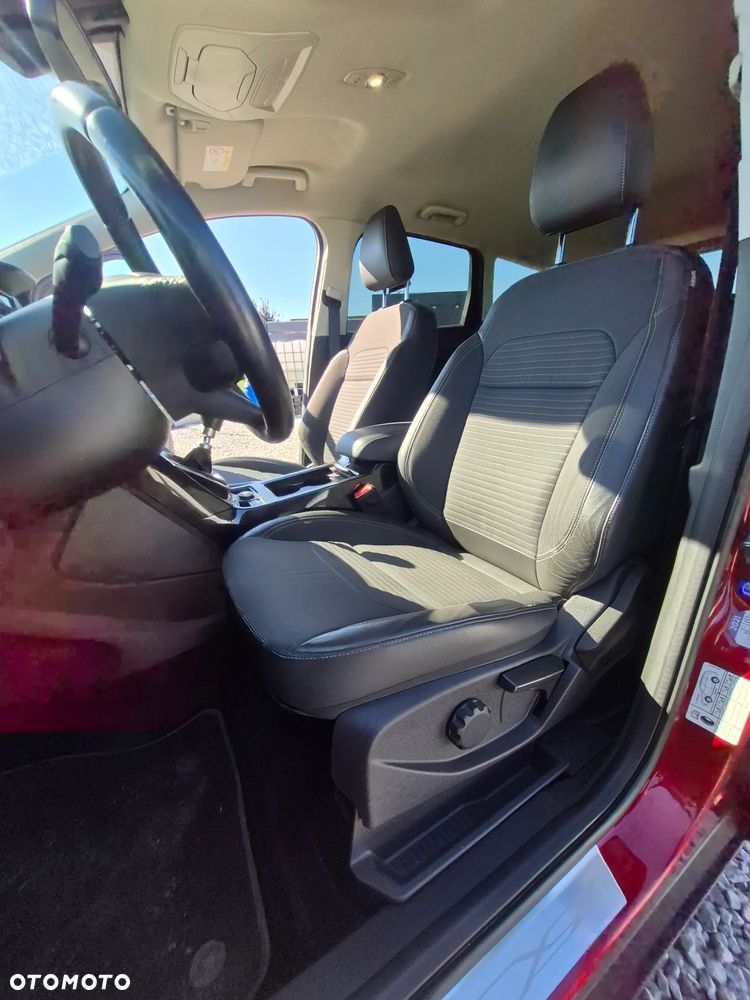 Ford Kuga - 16