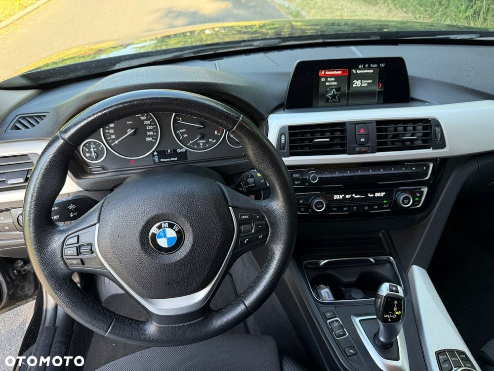 BMW Seria 3 318d Sport Line Shadow - 13