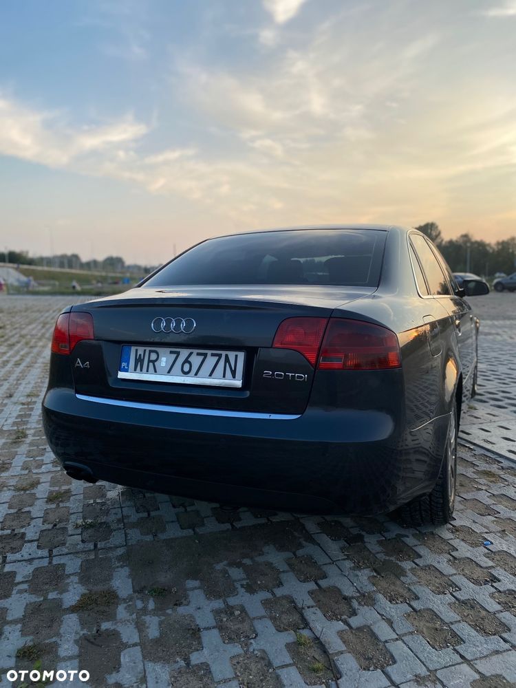 Audi A4 Limousine - 6