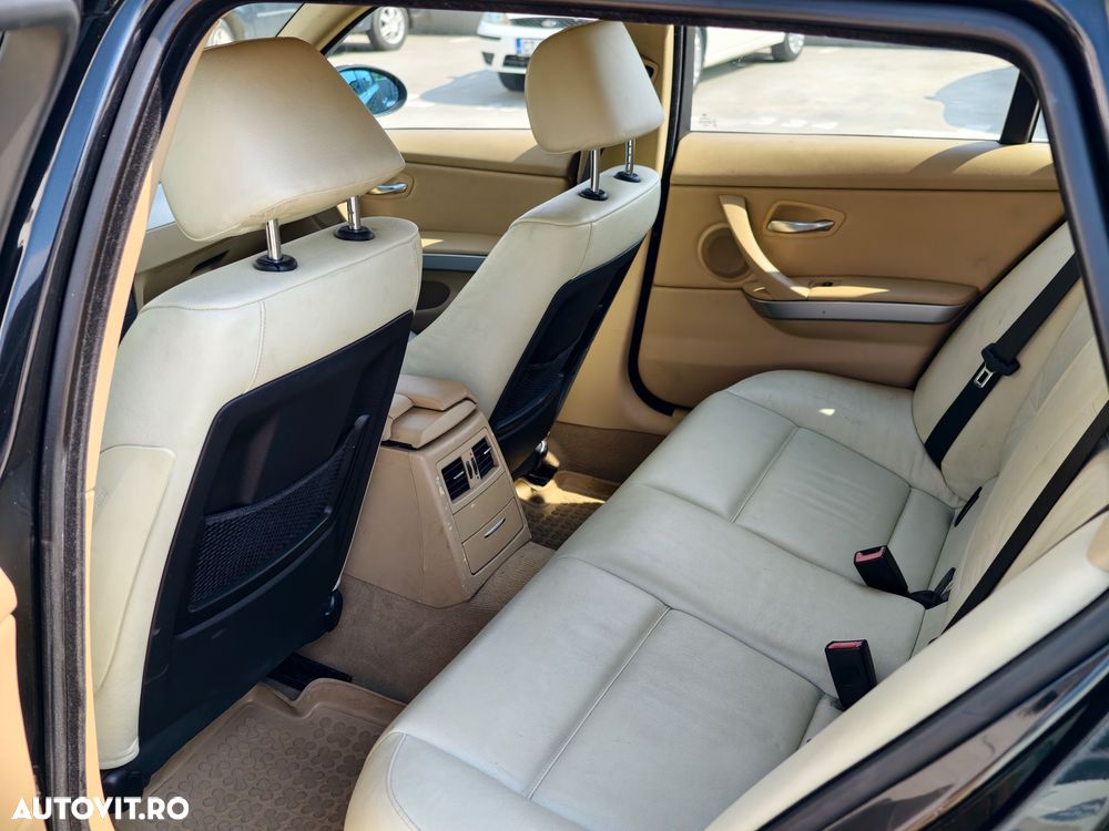 BMW Seria 3 320d - 24