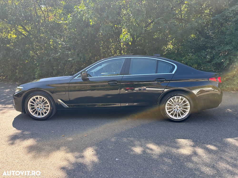 BMW Seria 5 530e Aut. Luxury Line - 17